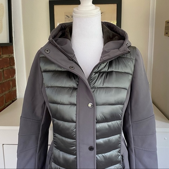 BCBGENERATION Water-Resistant Hooded Softshell Long Puffer Jacket - Picture 2 of 16